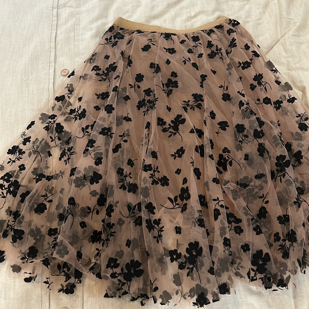 Floral patterned tulle skirt Size L/XL